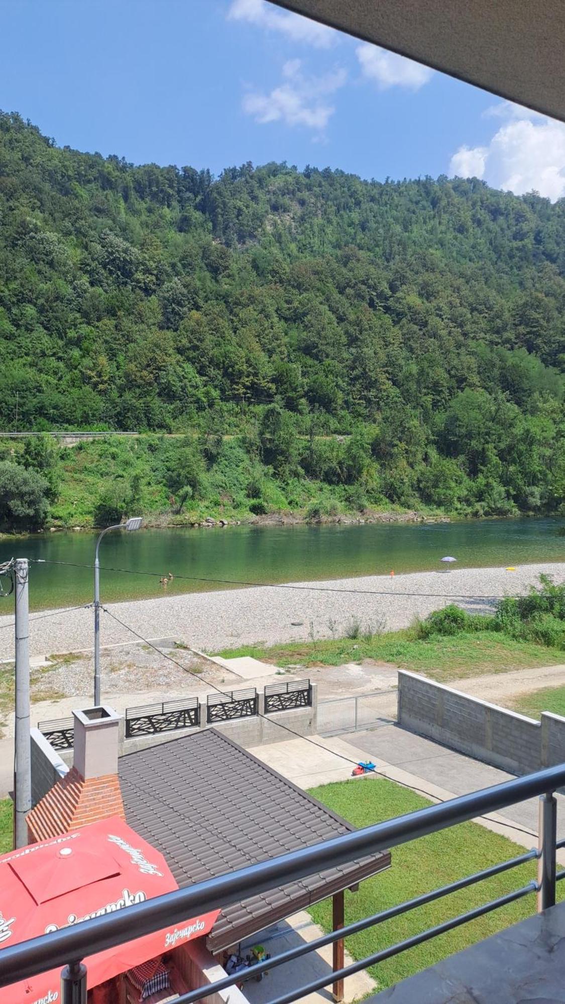 Appartement Zlatna Plaza à Bratunac Extérieur photo
